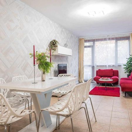 Red Velvet Apartment Varna Exteriér fotografie